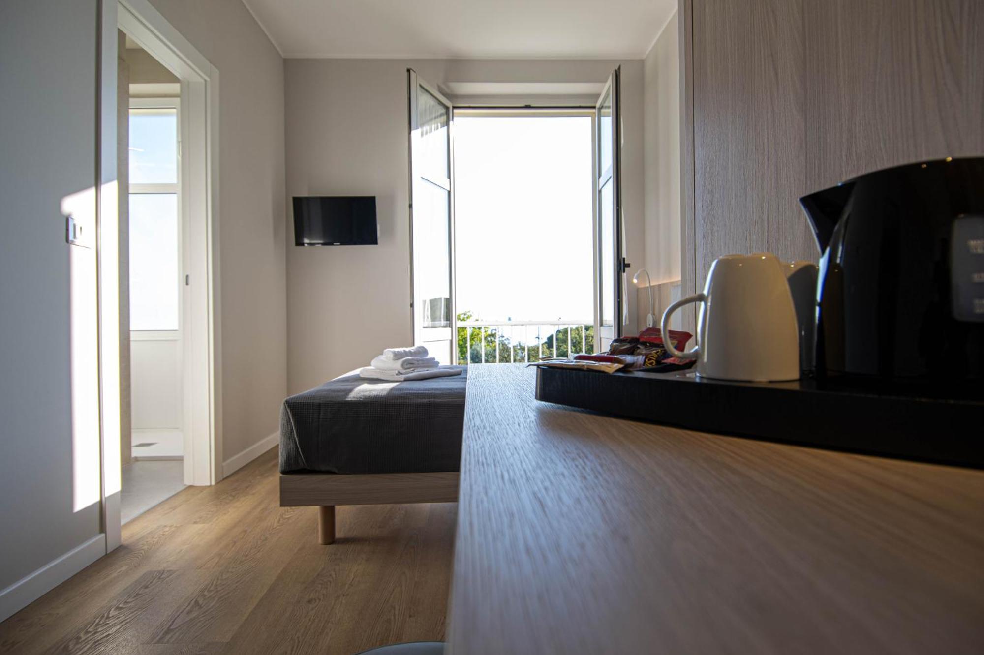 Hotel Tritone ตรีเอสเต ภายนอก รูปภาพ