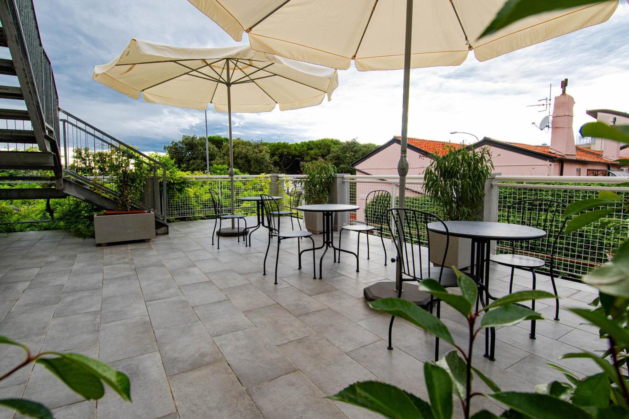 Hotel Tritone ตรีเอสเต ภายนอก รูปภาพ