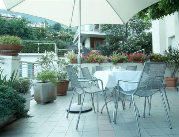 Hotel Tritone ตรีเอสเต ภายนอก รูปภาพ